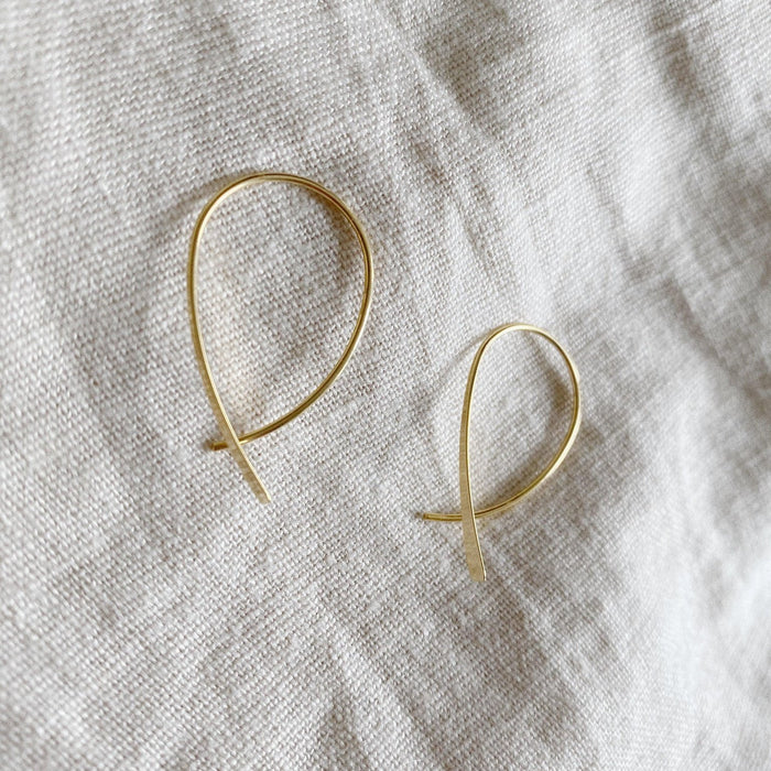 Dainty Crossed-Arch Threader - LLUME Jewelry