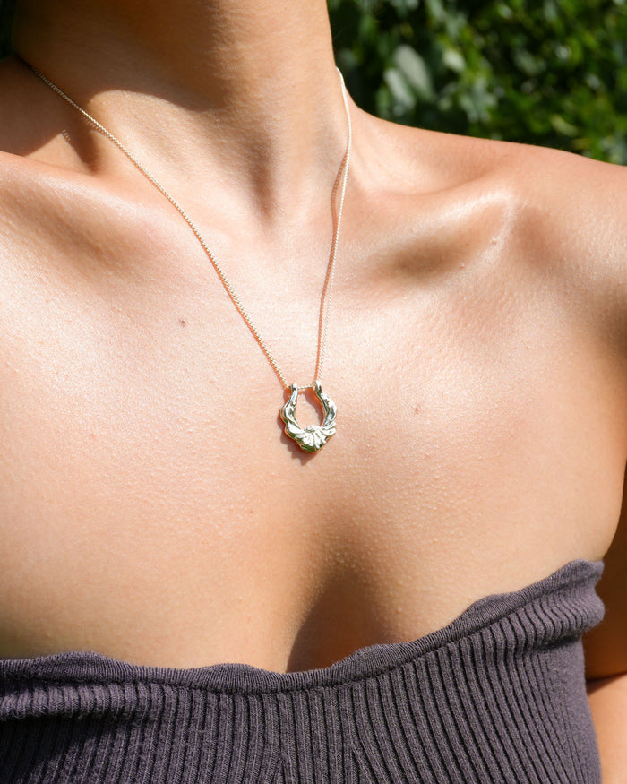 Floating Daisy Ring Holder