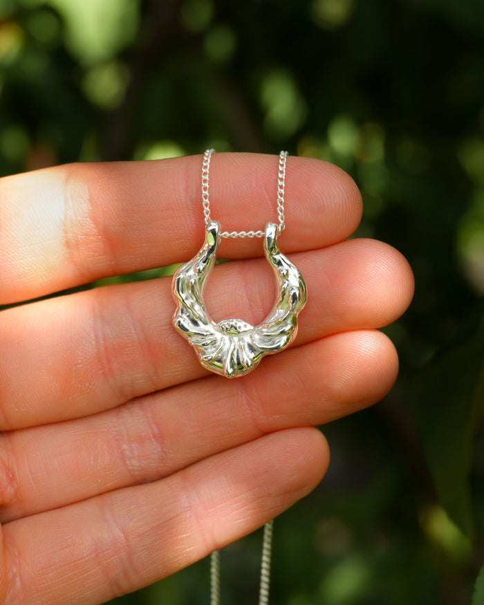 Floating Daisy Ring Holder