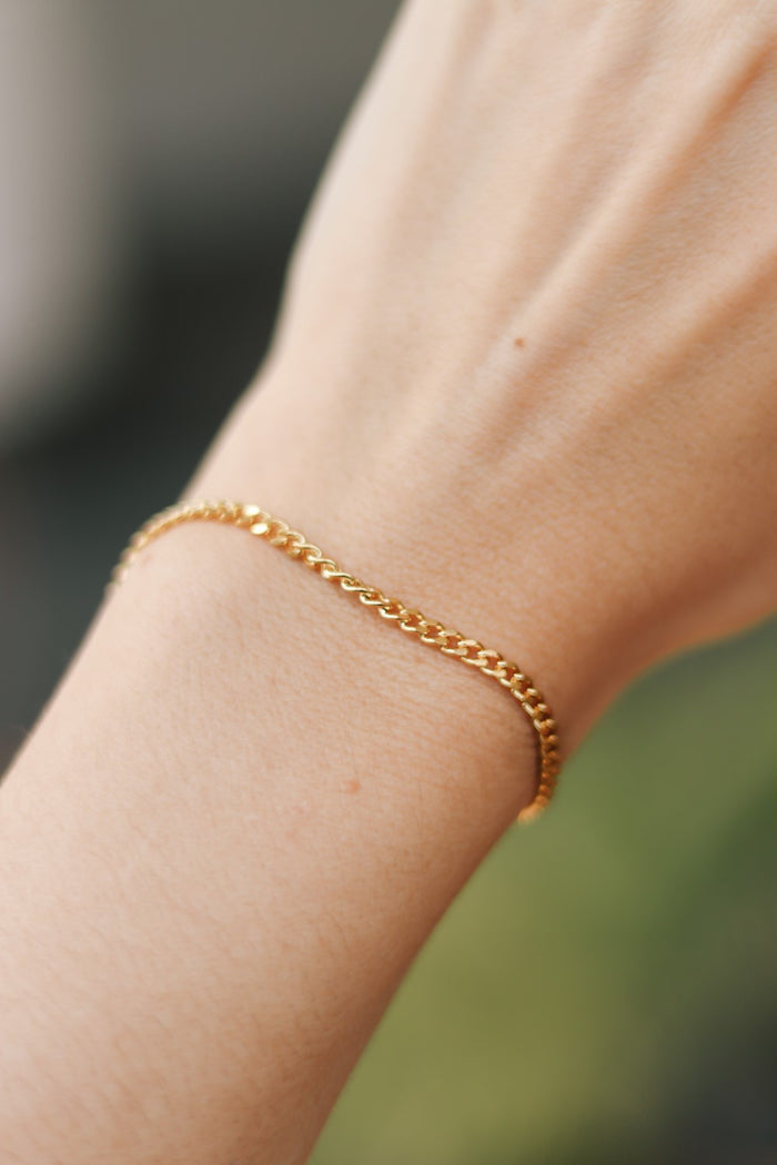 gold chain bracelet