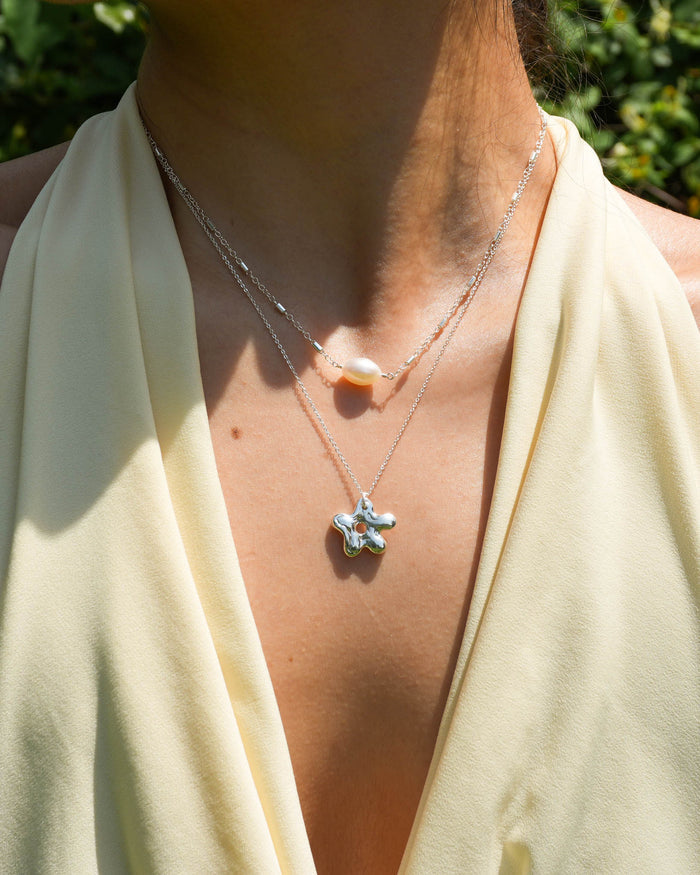 Marshmallow Daisy Necklace