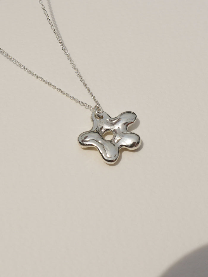 Marshmallow Daisy Necklace