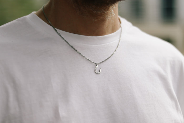 Small silver horseshoe necklace for men, stainless steel chain necklace, waterproof
