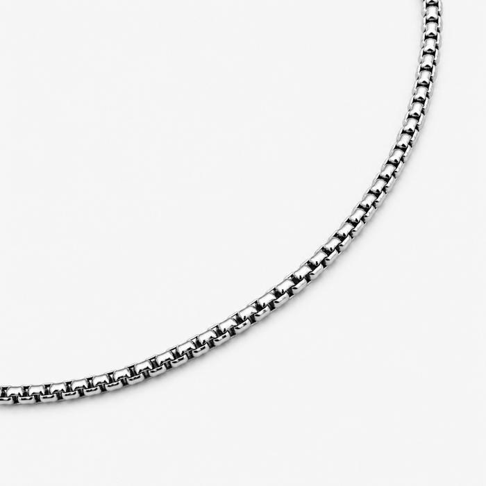 Close up of stainless steel 2mm rounded box chain showing rounded links