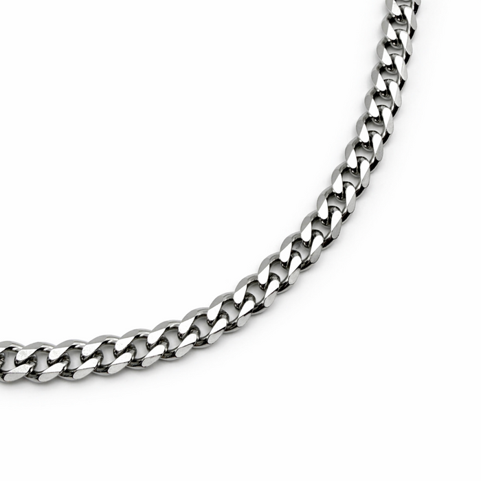 close up detail of 5mm stainless steel curb chain links