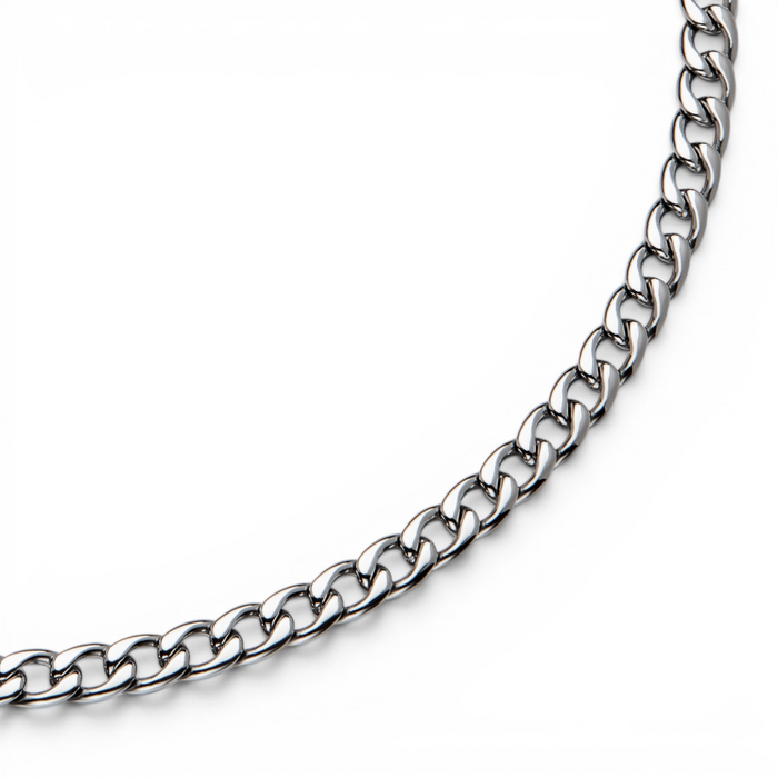 close up of 7mm stainless steel curb chain links showing matte and polished finish