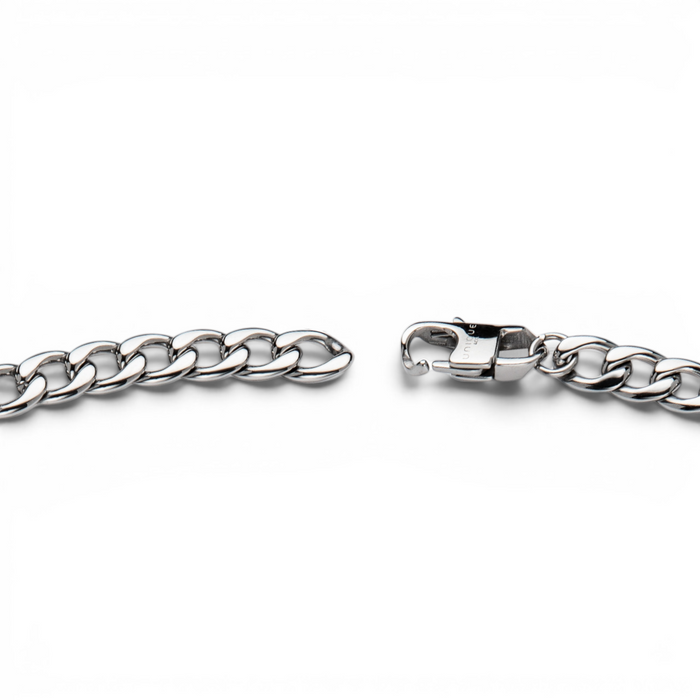 stainless steel curb chain necklace lobster clasp close up