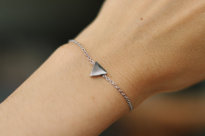 Triangle bracelet, waterproof silver chain bracelet, small triangle bead charm bracelet