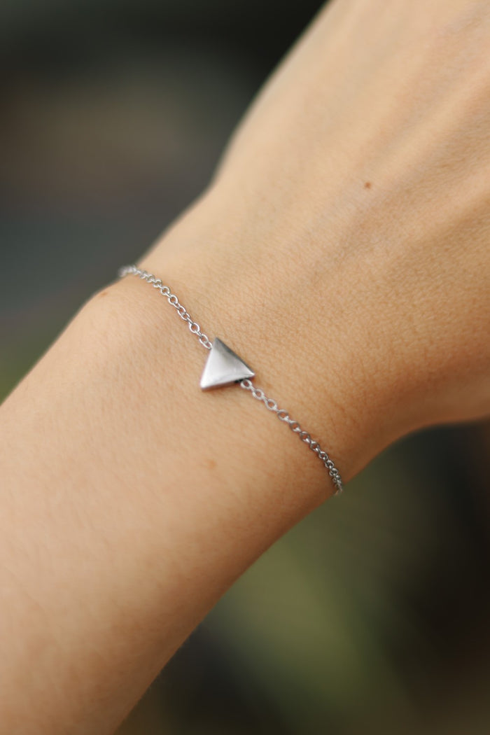 Triangle bracelet, waterproof silver chain bracelet, small triangle bead charm bracelet